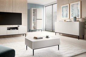 Komoda Nicole 150 cm trzydrzwiowa z ryflowanym frontem - biały mat / czarne nóżki