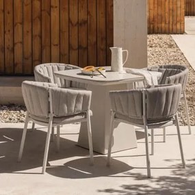 Zestaw Składający Się Ze Stołu Kwadratowego 90x90 Cm Z Kamienia Spiekanego I Aluminium Inkeri Oraz 4 Krzeseł Ogrodowych Z Alumin Biała - Sklum