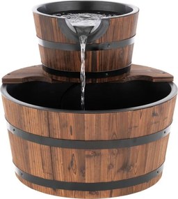 Fontanna ogrodowa - fontanna z dwoma drewnianymi wiaderkami