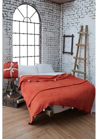 Ceglasta polarowa narzuta 150x200 cm Pom Pom – Mijolnir