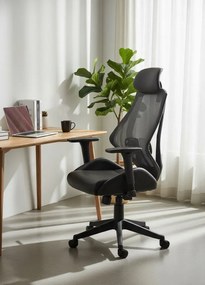 Ergonomiczny czarny fotel obrotowy z regulacją oparcia i zagłówkiem D8-W52