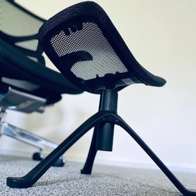 Regulowany podnóżek z siatki do fotela biurowego Ottoman T-01 czarny