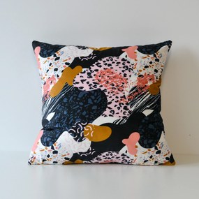 Poszewka dekoracyjna z delikatnej tkaniny w zwierzęcy wzór Cents 01