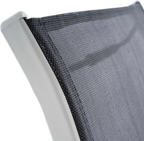 Zestaw sztaplowanych krzeseł ogrodowych 4  szt