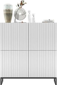 Komoda z 4 drzwiami – Korpus biały mat, frezowane fronty biały mat – 112 cm, czarna metalowa rama