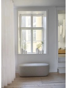 Szary fotel z materiału bouclé KUON – Blomus