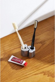 Metalowy uchwyt na szczoteczki do zębów w kolorze srebra Mis – noo.ma