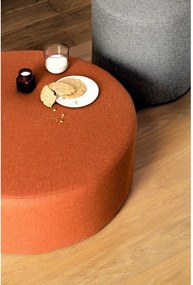 Wełniany puf w kolorze terakoty Folk – noo.ma