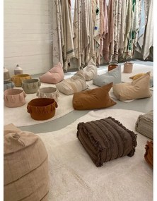 Kremowy dziecięcy worek do siedzenia Cleo Multi Stripe – Lorena Canals