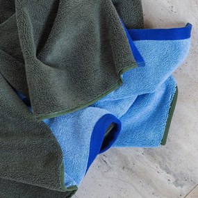 Ciemnozielono-niebieski ręcznik z bawełny organicznej frotte 50x90 cm Soft – Mette Ditmer Denmark