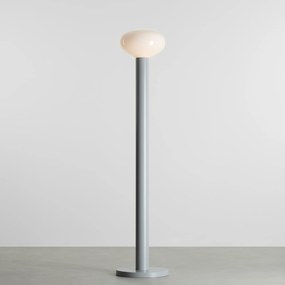 Lampa podłogowa Flo z kloszem o nietypowym kształcie