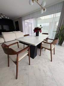 Komplet 4 krzeseł drewnianych z tapicerowanym siedziskiem QUEST