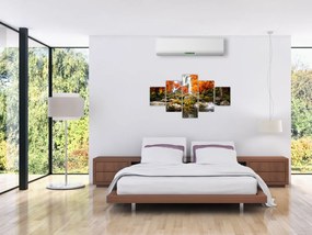 Obraz - Wodospady w pomarańczowym lesie (125x70 cm)