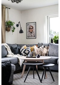 Naturalny okrągły stolik w dekorze dębu 90x90 cm Yumi – Rowico