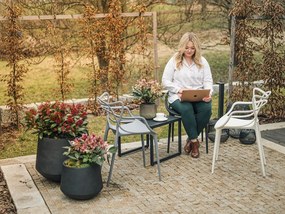 Zestaw 4 czarnych plastikowych krzeseł KATO