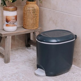 Ciemnoszary plastikowy kosz na śmieci z pedałem 3,5 l – Addis