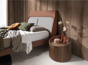 Stolik nocny z orzecha włoskiego i czarnej stali 7130 ANGEL CERDA