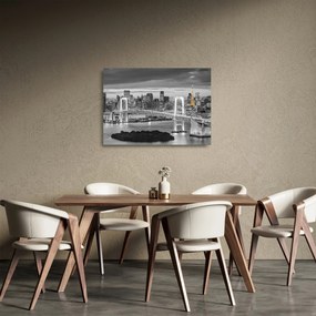 Obraz na szkle - Duże miasto z żółtą wieżą (70x50 cm)
