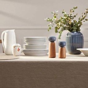 Młynek do przypraw z drewna dębowego z szaroniebieskim porcelanowym detalem Kähler Design Hammershoi, wys. 17,5 cm