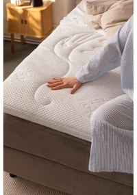 Średnio twardy piankowy topper 140x200 cm Moon Wave – Bonami Selection