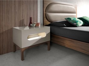 Stolik nocny z drewna orzechowego i szarego z oświetleniem wewnętrznym 7144 ANGEL CERDA