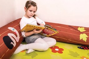 Narożny kącik przedszkolny z poduszkami Na Polanie