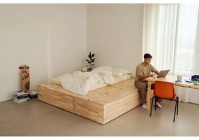 Łóżko dwuosobowe z litego drewna sosnowego ze schowkiem i stelażem 140x200 cm Basement Bed – Karup Design