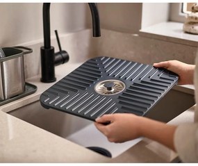 Mata antypoślizgowa do zlewu 30x30 cm SinkShield – Joseph Joseph