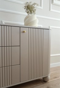 Komoda Vesper 160 cm z szufladami na kulach - kaszmir / złote uchwyty / nogi kule