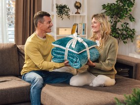 KOC I PODUSZKA WARM HUG TURKUSOWY OMBRE 130x190 cm Lazurowy