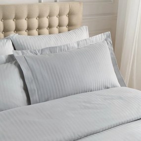 Adamaszkowe poszewki na poduszki zestaw 2 szt. 75x50 cm Satin Stripe – Catherine Lansfield