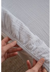 Szare prześcieradło dziecięce do łóżeczka muślinowe z gumką 60x120 cm Burumcuk – Mijolnir