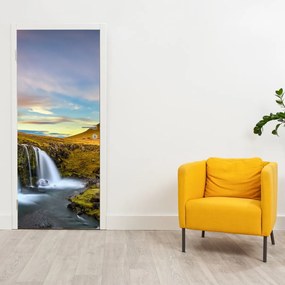 Fototapeta na drzwi - Góry i wodospady na Islandii (95x205cm)