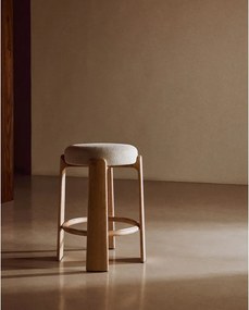 Beżowy/w jasnym naturalnym kolorze hoker z litego drewna jesionowego (wysokość siedziska 65 cm) Granite – Kave Home