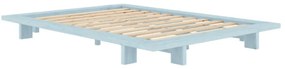 Jasnoniebieskie łóżko dwuosobowe z litego drewna sosnowego ze stelażem 140x200 cm Japan – Karup Design