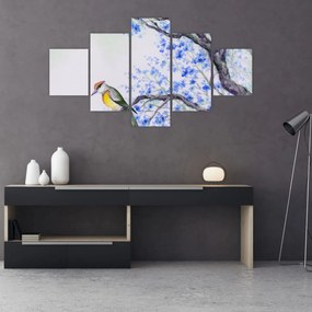 Obraz - ptak na drzewie z niebieskimi kwiatami (125x70 cm)