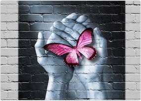 Obraz - Różowy motyl w ścianie (70x50 cm)