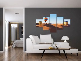 Obraz - latające balony na pustyni (125x70 cm)