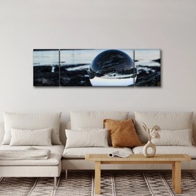 Obraz szklanej kuli na skale (170x50 cm)