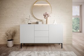 Komoda Nicole 150 cm z szufladami i półkami - biały mat / czarne nóżki