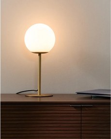 Lampa stołowa w biało-złotym kolorze ze szklanym kloszem (wysokość 35 cm) Brisia – Kave Home