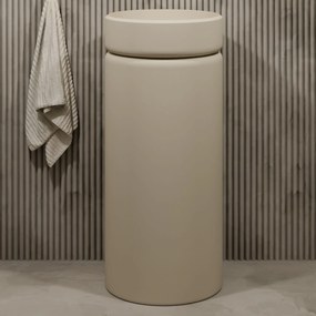 Umywalka z konglomeratu wolnostojąca okrągła beżowa matowa 85 x 40 cm RONA Beige Matt : Podłączenie syfonu - Do ściany