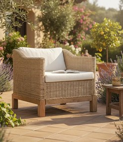 Rattanowy fotel z poduszkami na drewnianej ramie S8-A70