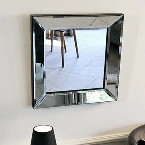 Lustro w lustrzanej ramie, szlifowane fazą. 40x40cm