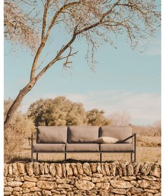 Ciemnoszara aluminiowa sofa ogrodowa Comova – Kave Home