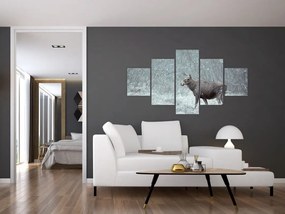 Obraz - Łoś w śnieżnym lesie (125x70 cm)