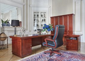 Elegancka szafa biurowa fornirowana drewnem, kolor koniaku. Drzwi mają pełne fronty wykończone płyciną, są zamykane na kluczyk. Wymiary szafy 120x40x220 cm.