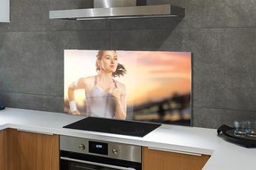 Szkło do Kuchni na Ścianę Kobieta na tle Nieba