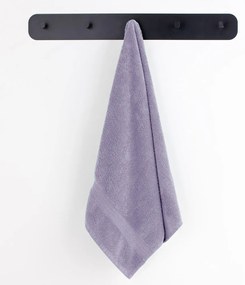 Jasnofioletowy ręcznik DecoKing Marina, 50x100 cm