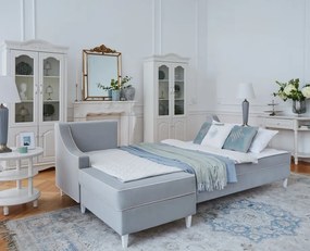 Narożnik rozkładany do salonu Notting Hill, z pojemnikami na pościel. Tkanina Matt Velvet odporna na wchłanianie płynów, kolor beżowy, błękitny, z kedrą.